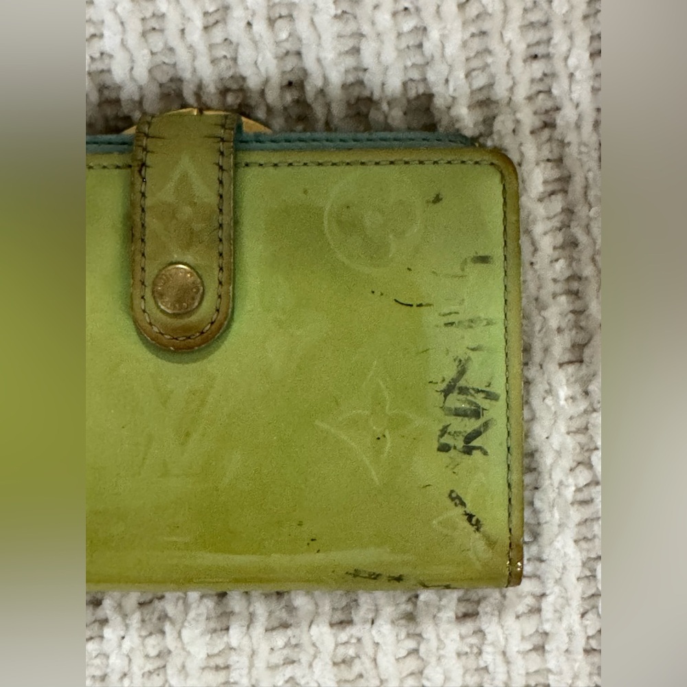 Authentic Louis Vuitton Vernis Wallet - Picture 3 of 10